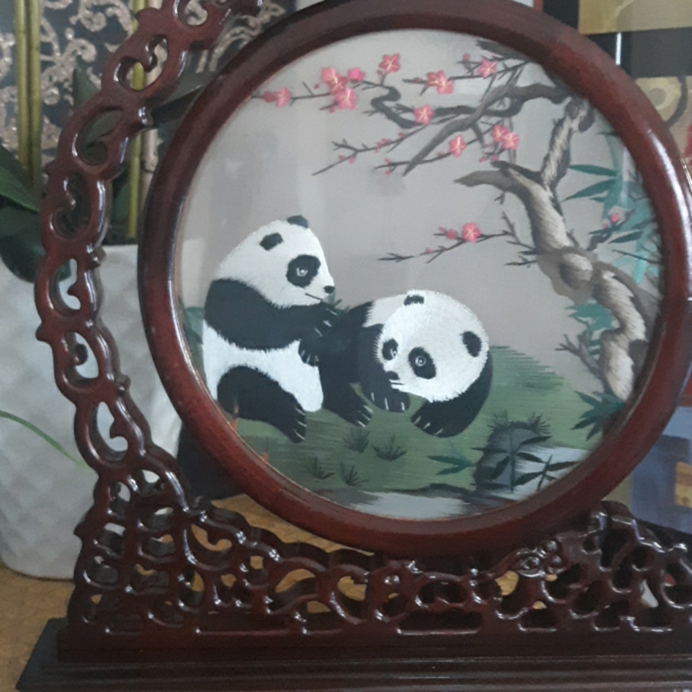 Decor - Picture 2 of 3